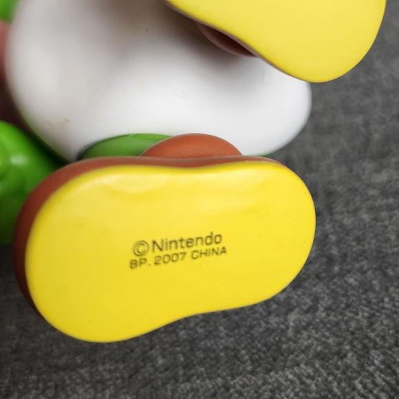 Nintendo 2007 Super Mario Yoshi Figure Collection Soft Vinyl Doll Mascot - Picture 5 of 6